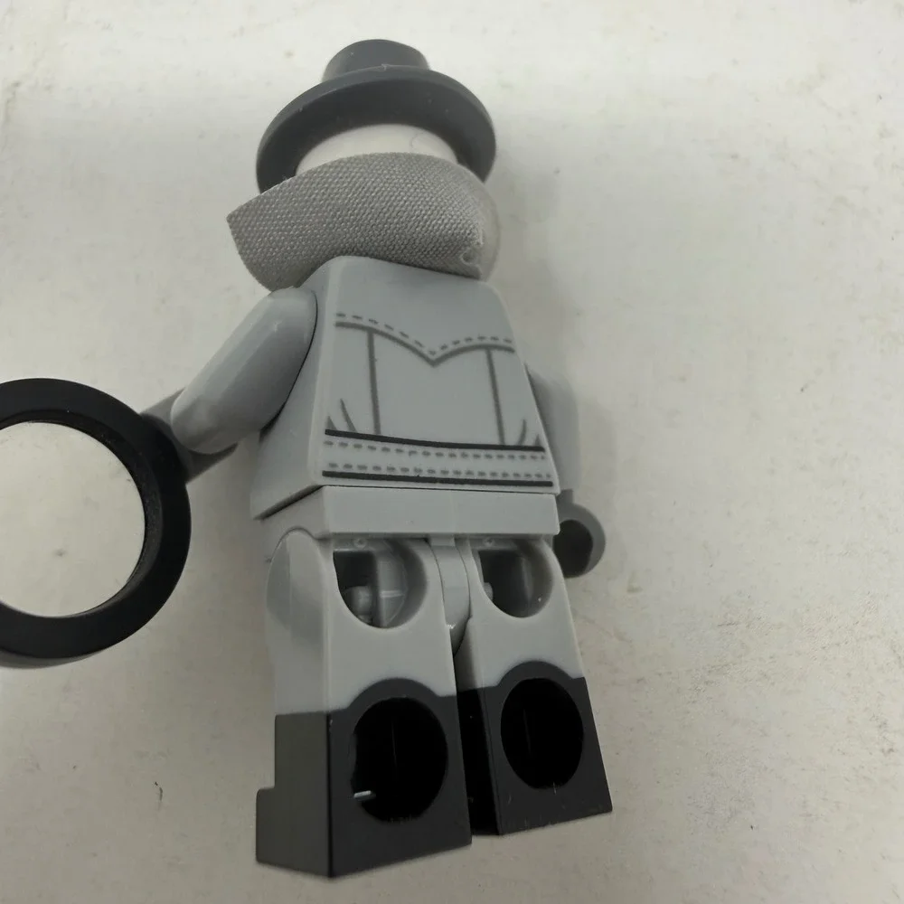 LEGO Series 5 Collectible Minifigure Detective with Magnifying Glass 8805 Col070